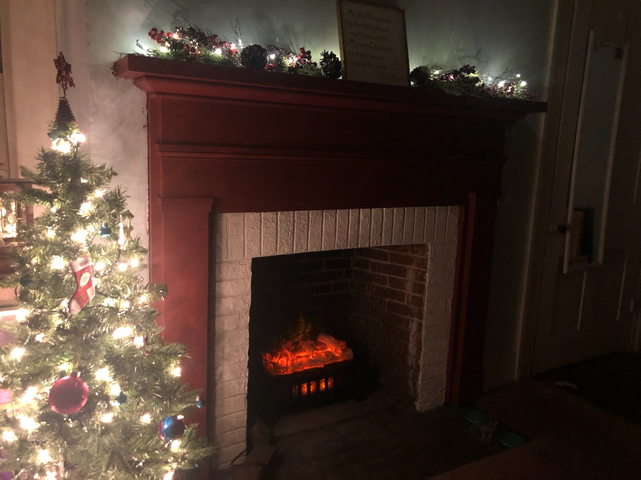 Christmas in the Markle House - bedroom